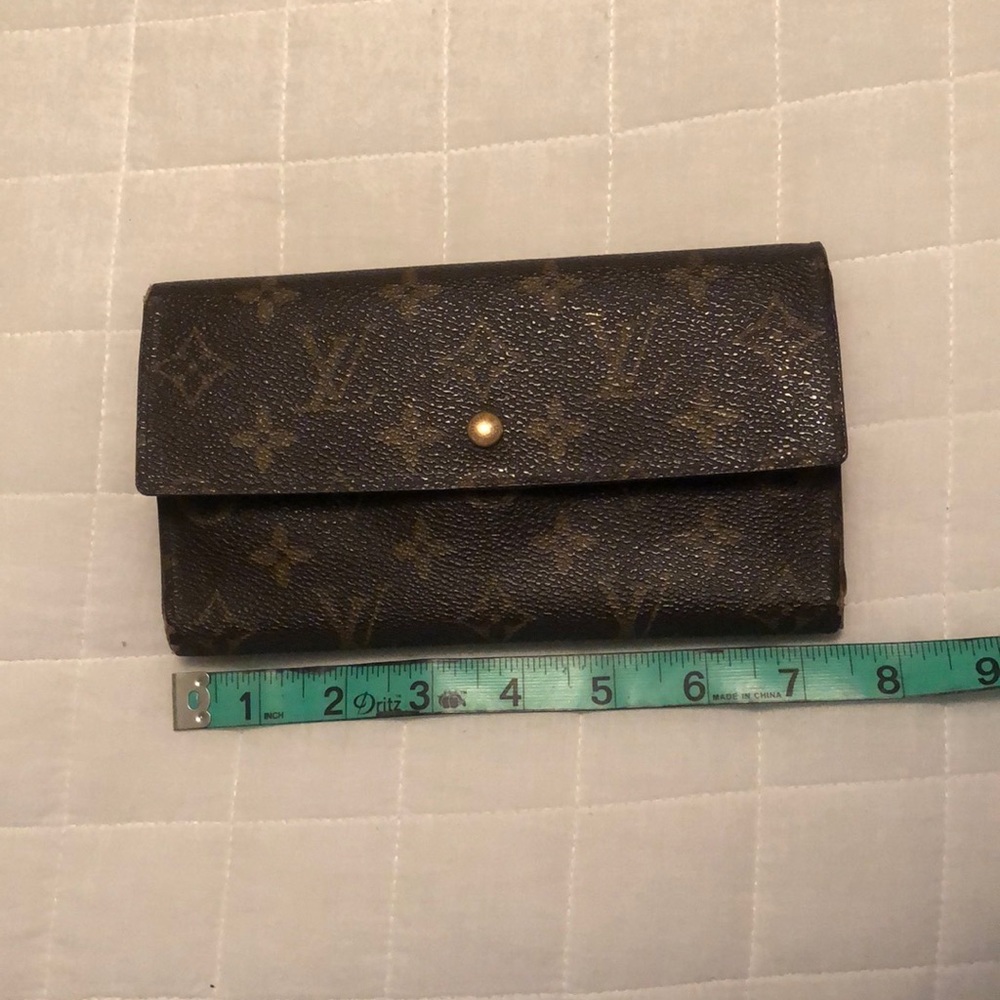 VINTAGE Louis Vuitton monogram wallet/clutch